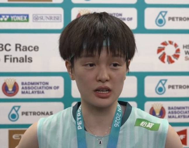 ▲왕즈이는 지난해 월드투어 파이널스 결승에서 안세영에게 패한 뒤 아쉬움에 눈물을 참지 못했다. 안세영 공포증에 치를 떨다 이제야 징크스를 깼다. 안세영의 36경기 무패 행진에 마침표를 찍은 선수로 이름을 남기게 됐다.