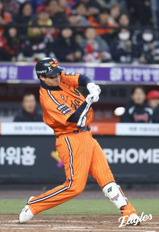 ▲ 최근 세 시즌 동안 모두 20홈런 이상을 기록했던 노시환은 시즌 첫 11경기에서 무홈런에 그치고 있다 ⓒ한화이글스