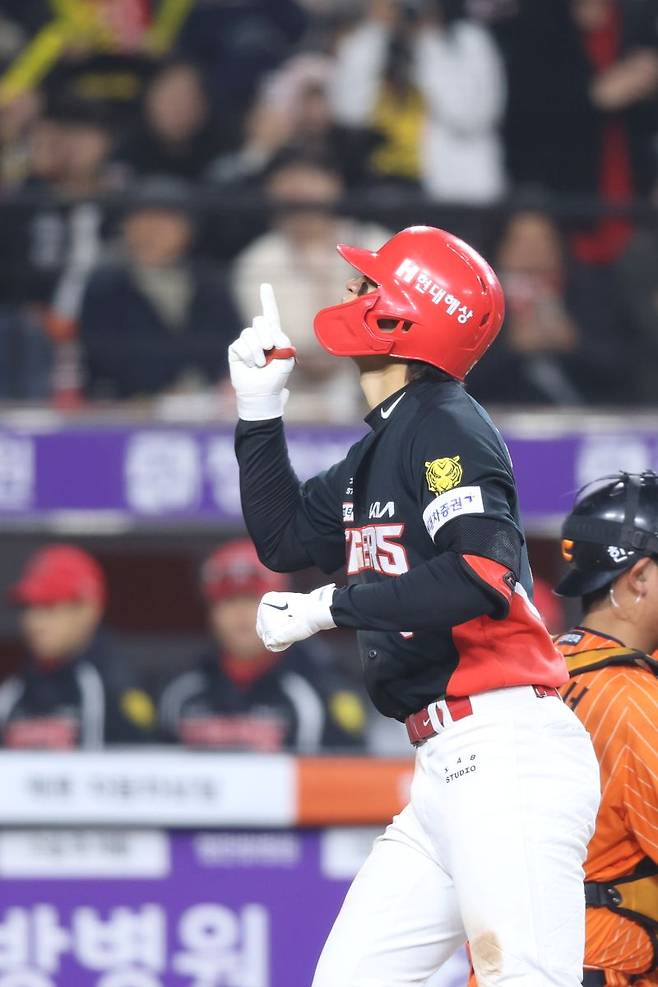 ▲ 11일 대전 한화전에서 시즌 3호 홈런을 기록한 김도영 ⓒKIA타이거즈