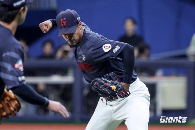 롯데 외국인 투수 엘빈 로드리게스가 10일 서울 고척스카이돔에서 열린 2026 신한 SOL KBO리그 정규시즌 키움과 방문 경기에서 역투했다. /사진=롯데 자이언츠 제공
