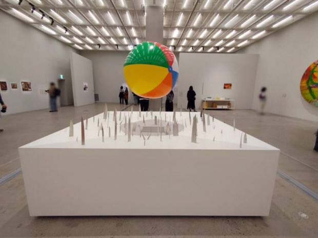 데미안 허스트 작 '사랑의 취약성'