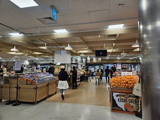 대형마트 휴무일? 이마트·롯데마트·홈플러스·코스트코 ‘어! 문 닫았어’=이마트·롯데마트·홈플러스·코스트코 등 대형마트가 이번 주는 각사별 특색있는 할인행사에 돌입한다. 이마트는 ‘제철 먹거리’를, 롯데마트는‘PB 페스타’ 행사를, 홈플러스는 ‘AI 물가안정 프로젝트’행사를 진행한다 ©bnt뉴스: 대형마트 휴무일? 이마트·롯데마트·홈플러스‧코스트코 등 마트 휴무일, 쉬는날