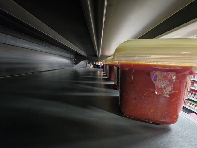 서울 강서구 등촌동 홈플러스 강서점 2층 식품 코너의 장류 제품 진열 상태. 안쪽이 비어 있다. 사진= 김수연기자 newsnews@