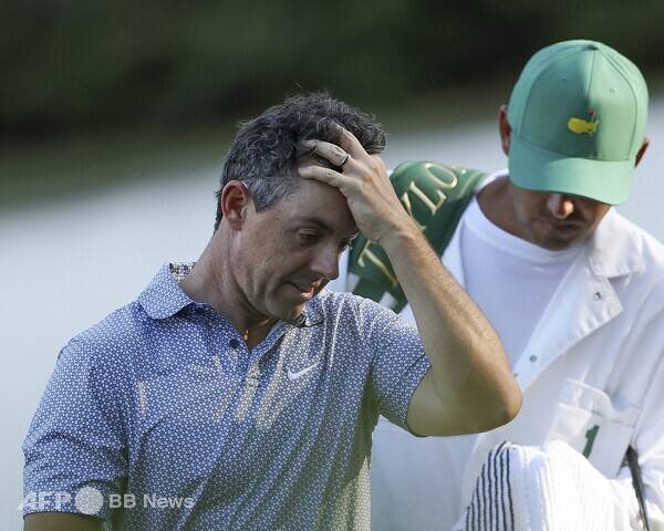 2026년 남자골프 메이저 대회 마스터스 토너먼트에 출전한 미국프로골프(PGA) 투어 멤버인 디펜딩 챔피언 로리 맥길로이(북아일랜드)가 3라운드에서 경기하는 모습이다. 사진제공=ⓒAFPBBNews = News1 (사진을 무단으로 사용하지 마십시오.)