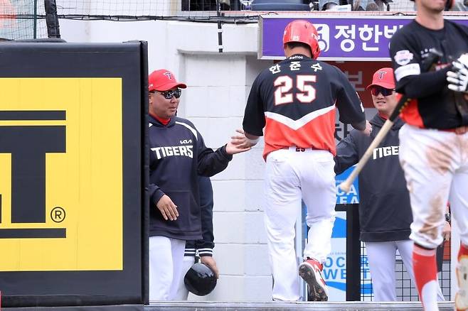 ▲ 주말 3연전을 모두 쓸어담으며 상위권 도약의 발판을 만든 KIA ⓒKIA타이거즈