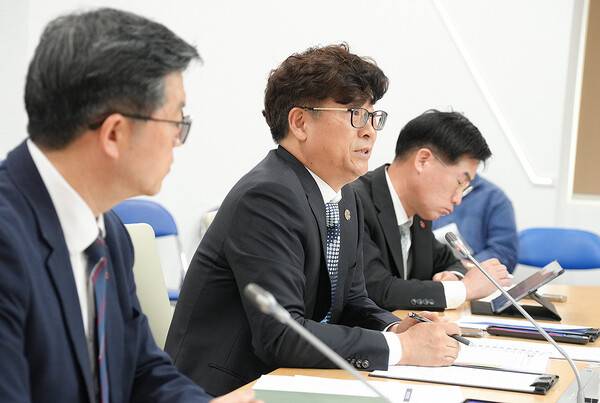 13일 열린 제주도 국비확보 전략회의를 주재하고 있는 박천수 행정부지사.