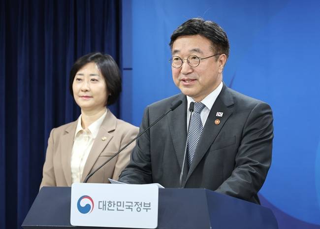 '고유가 피해지원금' 지급계획 발표하는 윤호중 행안부 장관.(연합뉴스)