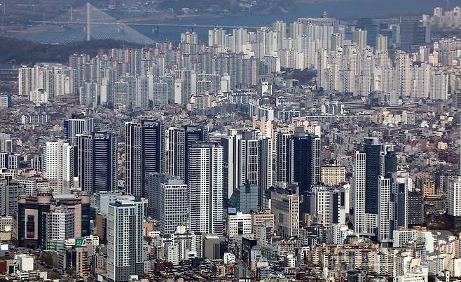 8일 서울 송파구 롯데월드 타워에서 바라본 아파트 단지. 2026.4.8 ⓒ 뉴스1 김진환 기자