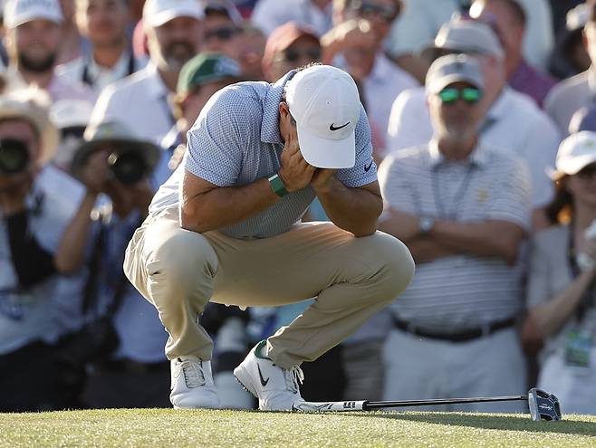 Rory McIlroy of Northern Ireland reacts on the 18th green before his final putts on the final day of the 2026 Masters Tournament at Augusta National Golf Club on Sunday, April 12, 2026, in Augusta, Georgia. McIlroy won his second consecutive Masters with a 12-under-par four-day score of 276. Photo by John Angelillo/UPI
<저작권자(c) 연합뉴스, 무단 전재-재배포, AI 학습 및 활용 금지>