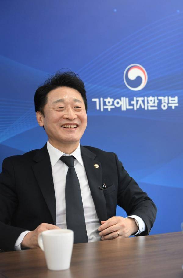 ◇이호현 기후에너지환경부 제2차관이 지난 8일 서울 종로구에서 취재진을 만나 인터뷰하고 있다. 신세희기자