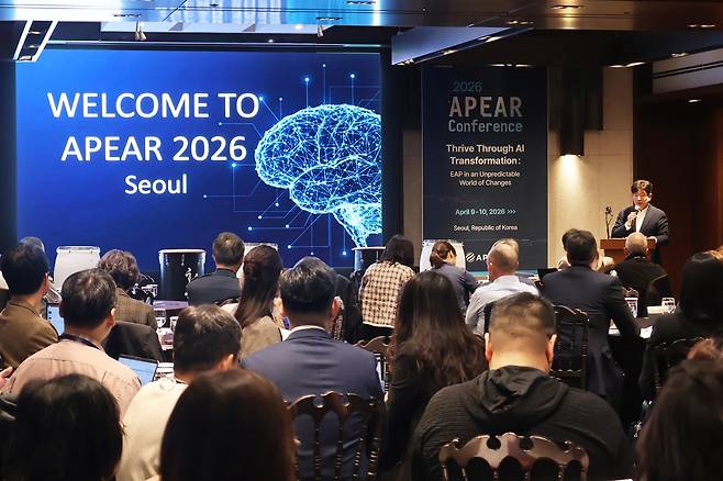 나승균 다인 나승균 대표가 9~10일 서울 양재 엘타워에서 열린 ‘2026 APEAR’에서 환영사를 전하고 있다.(사진제공=넛지헬스케어)