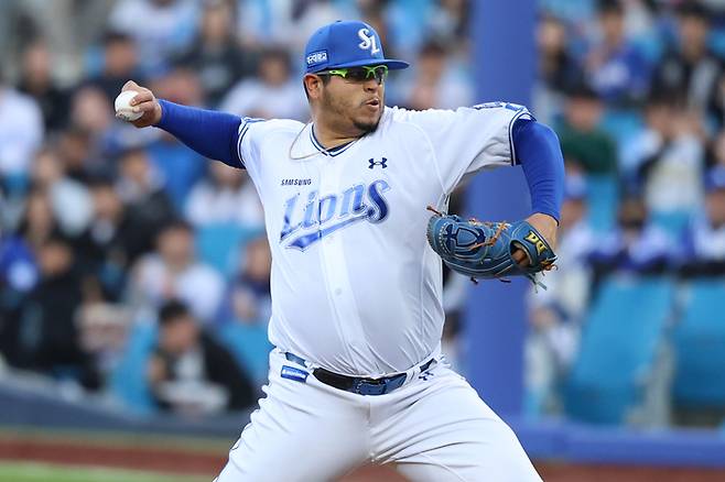 삼성 후라도가 10일 대구삼성라이온즈파크에서 열린 2026 KBO리그 정규시즌 NC전에 선발로 나서 힘차게 공을 던지고 있다. 사진 | 삼성 라이온즈