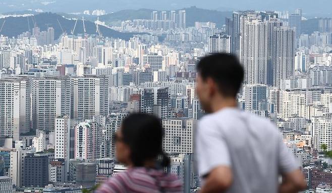 재개발·재건축 조합원들은 이주비 대출을 받기 위해서 ‘전입의무 약정서’를 은행에 반드시 제출해야 하는 것으로 파악됐다.ⓒ연합뉴스