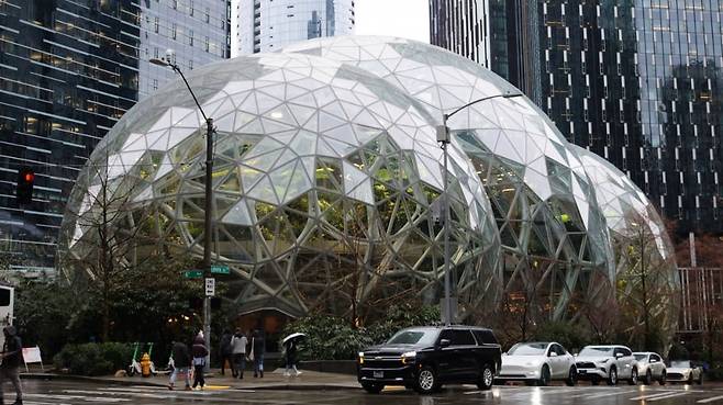 시애틀에 위치한 아마존 본사의 랜드마크인 '아마존 스피어스(The Spheres)' / 사진. ⓒ박은새