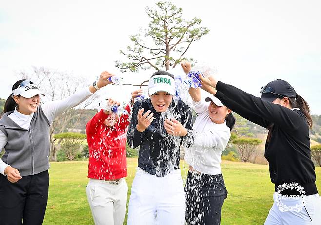 점프투어 1차전 우승을 차지한 성아진. KLPGA 제공