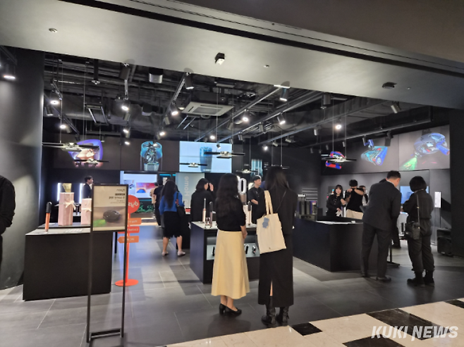 14일 서울 영등포구 IFC몰 내 다이슨 스토어 서울 IFC ‘다이슨 룸’에서 열린 ‘홈 메이크오버 클래스-우리집 정리의 기술’ 현장. 이혜민 기자