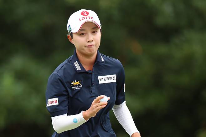 김효주(31·롯데)가 시즌 3승과 미국여자골프(LPGA) 통산 10승 도전을 위해 LA 챔피언십에 출전한다. 사진은 지난해 10월18일 전남 해남 파인비치 골프링크스에서 열린 BMW 레이디스 챔피언십 2025 3라운드에서 김효주가 1번 홀을 파로 잡아낸 후 이동한 모습. /사진=뉴시스