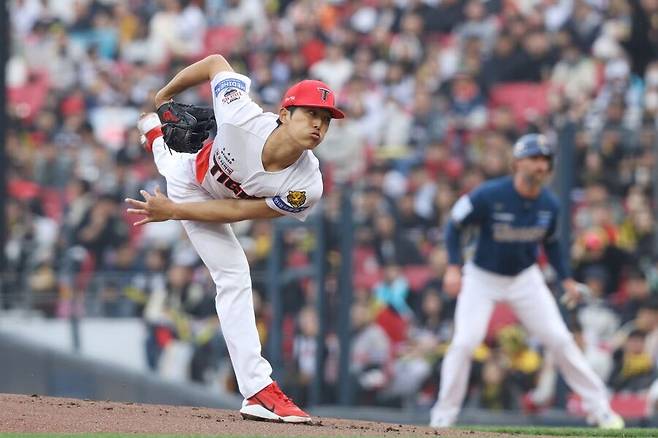 ▲ 이의리는 시즌 초반 3경기에서 한 번도 5이닝을 소화하지 못하면서 10점대 평균자책점에 그치고 있다 ⓒKIA타이거즈