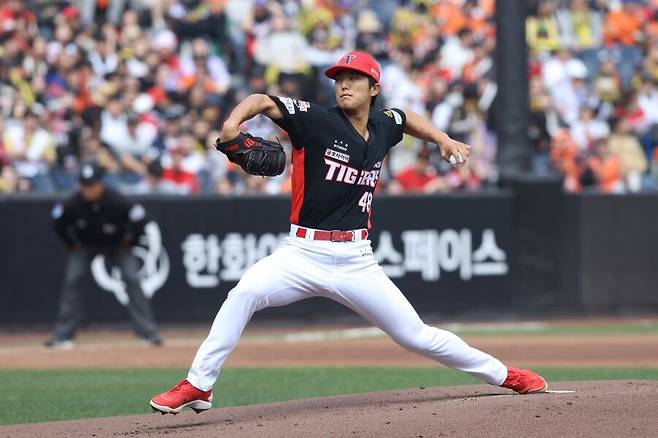 ▲ 제구 문제와 싸우고 있는 이의리는 구위와 커맨드 사이의 접점을 찾는 데 노력하고 있다 ⓒKIA타이거즈