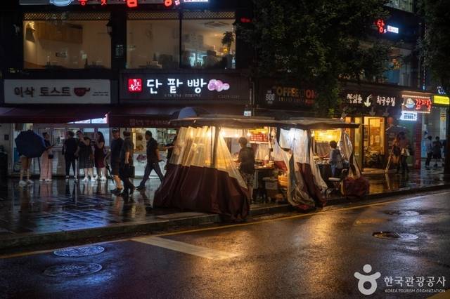 종로 3가 포차거리. 한국관광공사 제공.