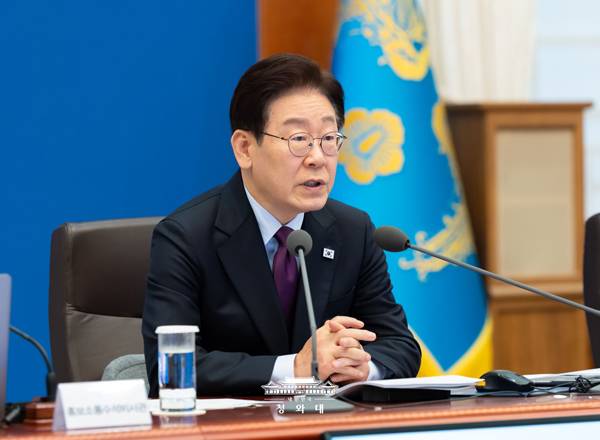 ▲ 4월9일 이재명 대통령이 청와대에서 열린 수석보좌관회의에서 발언하고 있다. 사진=청와대