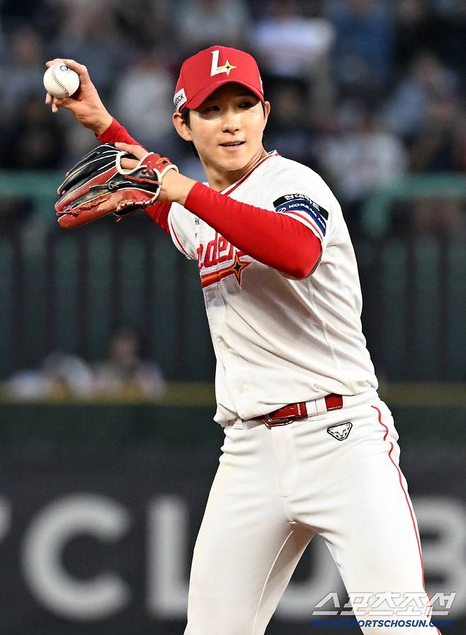 15일 인천SSG랜더스필드에서 열린 SSG와 두산의 경기. SSG 박성한이 수비를 하고 있다. 인천=박재만 기자 pjm@sportschosun.com/2026.04.15/
