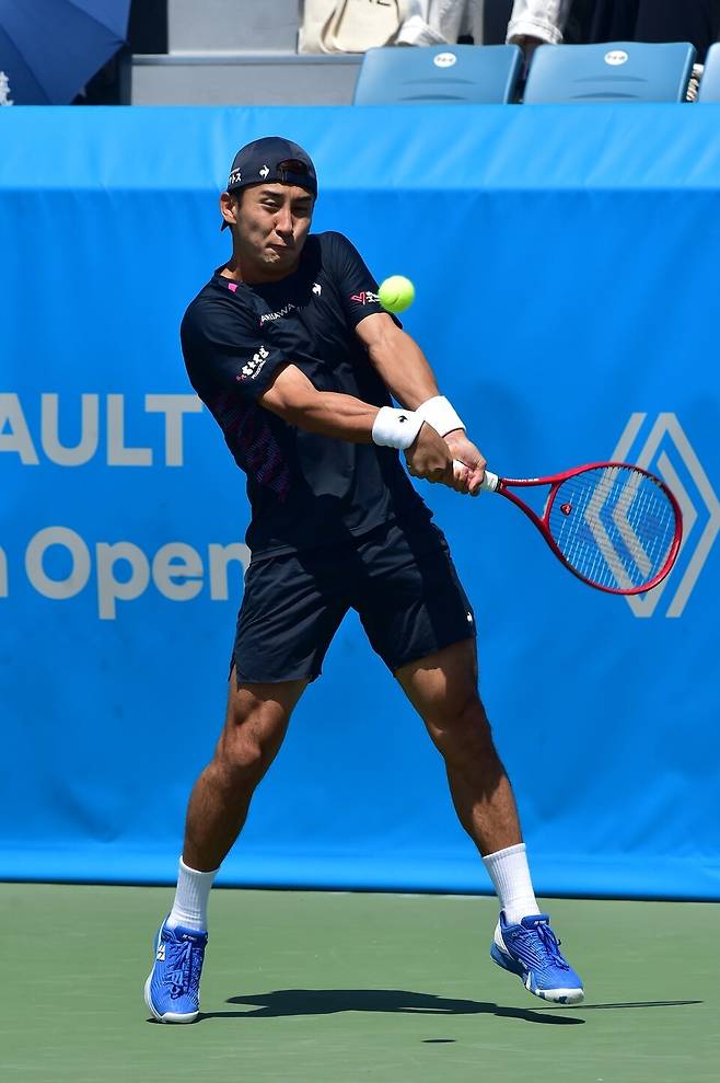 매치 포인트 위기를 극복하고 8강에 오른 시마부쿠로 쇼. 사진제공/부산오픈조직위