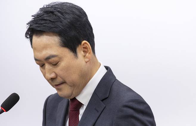 장동혁 국민의힘 대표가 20일 국회에서 방미 성과 기자회견 도중 생각에 잠겨 있다. ⓒ연합뉴스