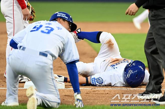 '아...시도는 좋았는데...' 아쉬움에 휩싸인 강민호와 이종욱 코치