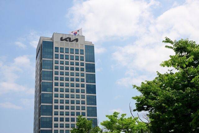 기아가 1분기 역대 최대 매출액을 기록했음에도 미국의 관세 부과와 미국·이란 전쟁 등 영향으로 부진한 영업매출 성적을 보였다. 사진은 기아 본사. /기아 제공