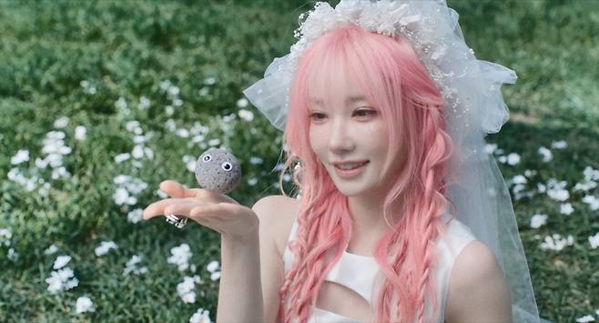 /사진= QWER 'CEREMONY' 뮤직비디오