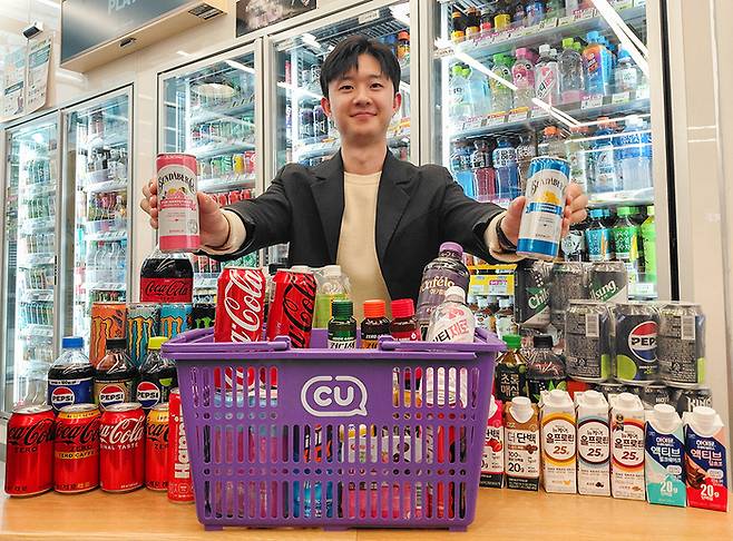 CU는 5월 기온 상승을 맞아 총 800여종 음료 할인 판매 프로모션 실시한다고 29일 펼친다.
