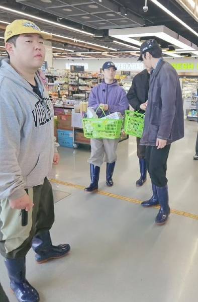 tvN 예능 '콩콩' 시리즈의 촬영 현장 목격담이 확산하는 가운데 배우 김기방 대신 배우 겸 유튜버 문상훈이 포착됐다./사진=온라인 커뮤니티