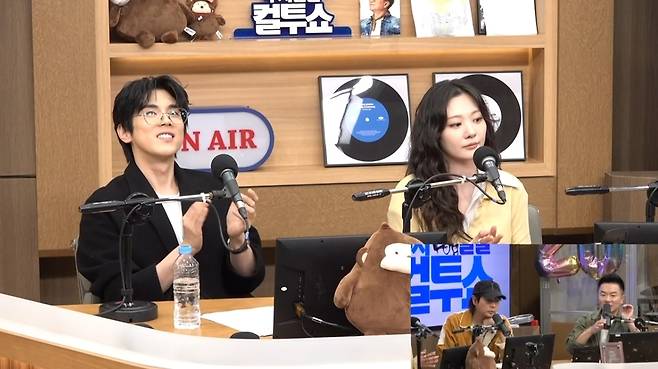 SBS 파워FM 두시탈출 컬투쇼 보이는 라디오 방송 화면 캡처