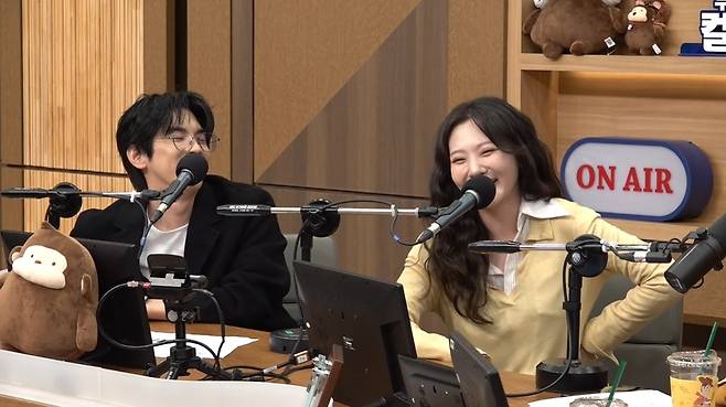 SBS 파워FM 두시탈출 컬투쇼 보이는 라디오 방송 화면 캡처