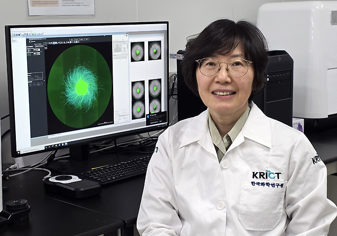 조희영 화학연구원 희귀질환치료기술연구센터 센터장이 6일 파이낸셜뉴스와의 인터뷰에서 답변을 하고 있다. 한국화학연구원 제공