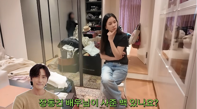 고소영이 정리되지 않은 ‘리얼 옷방’을 공개하며 시선을 끌었다. 사진=유튜브 채널 ‘고소영’