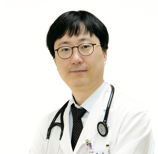 권순길 신장내과 전문의는 오랜 기간 충북대병원 신장내과 교수로 일해 왔다. 교수로 있는 동안에도 큰 키에 서글서글하고 친절한 말투로 환자들에게 인기가 많았다.