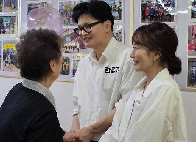 한동훈 전 국민의힘 대표와 아내 진은정 변호사. 페이스북