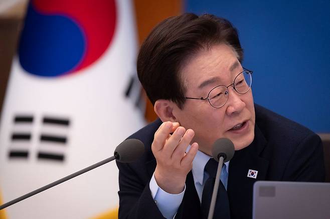 이재명 대통령이 6일 청와대에서 열린 국무회의 겸 비상경제점검회의에서 발언하고 있다. 청와대사진기자단