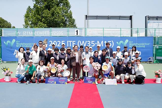 작년 ITF 안동 국제테니스투어대회 단식 시상식