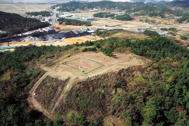 백제시대 건립된 전남 순천시 검단산성. 이곳에서 12각 건물 흔적이 발견됐다. 국가유산포털