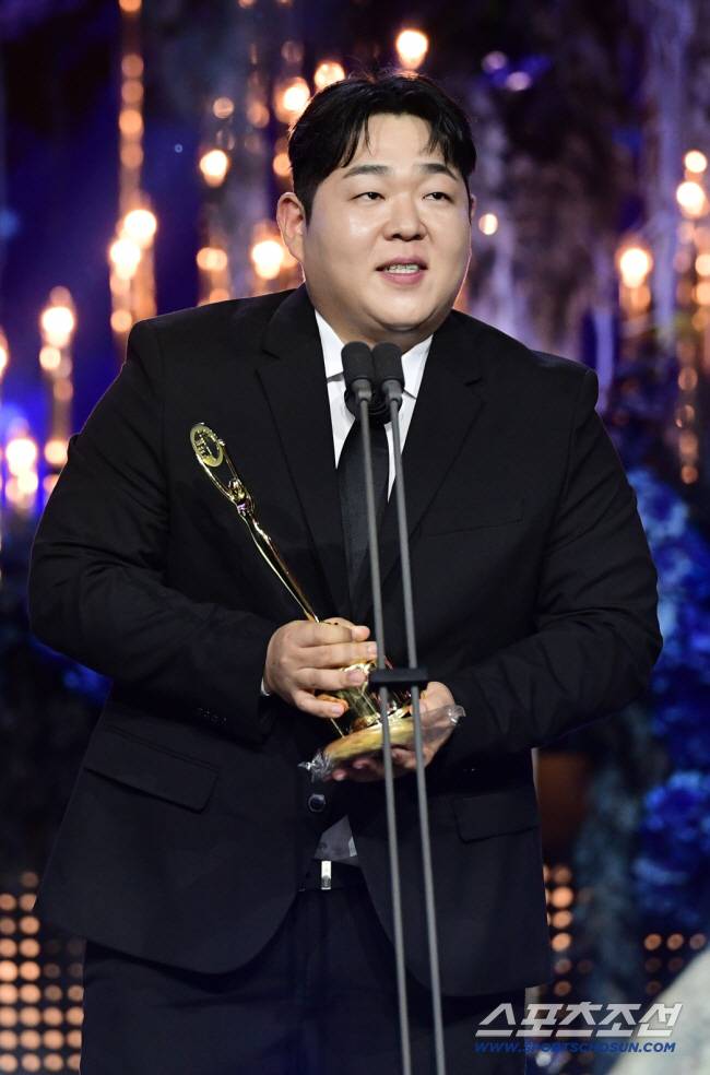 '주관식당'으로 '제4회 청룡시리즈어워즈' 신인남자예능인상을 수상한 문상훈. 스포츠조선DB