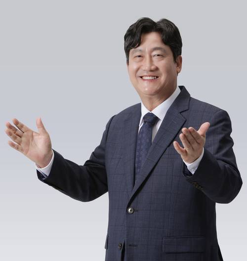 손배찬 더불어민주당 파주시장 후보는 “출퇴근이 편해지고, 아이 키우기 좋아지고, 가까운 곳에서 의료와 문화를 누릴 수 있는 스스로 성장하는 자족도시를 만들겠다”고 약속했다. 2026.5.12 /선거 캠프 제공