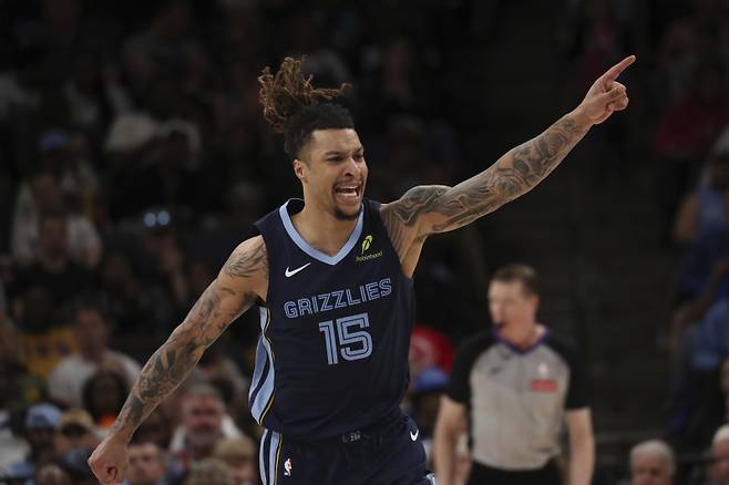 <yonhap photo-3587=""> Memphis Grizzlies forward Brandon Clarke (15), of Canada, celebrates in the first half of an NBA basketball game against the Utah Jazz, Wednesday, March 12, 2025, in Memphis, Tenn. (AP Photo/Nikki Boertman)/2025-03-13 10:20:31/ <저작권자 ⓒ 1980~2025 ㈜연합뉴스. 무단 전재 재배포 금지, AI 학습 및 활용 금지></yonhap>