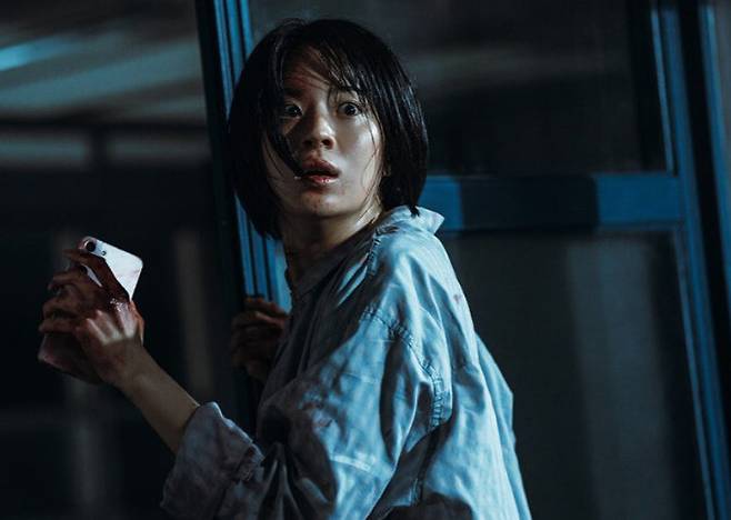 ‘기리고’ 7회. 세아는 현실의 공간과 무의식의 공간에서 시종 달리고 싸우는 여성 영웅의 면모를 보여준다. 두려움 없이 나가가며, 물리·윤리적 도약을 보여준다. 넷플릭스 제공