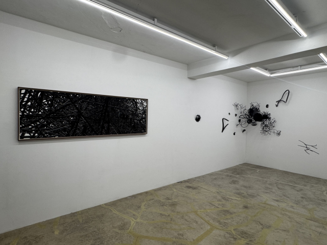 '친애하는 알고리즘: The Emotional Matrix'(베라 몰나르, 정혜련) 설치 전경. 사진은 정혜련 작가 작품. 어컴퍼니 제공