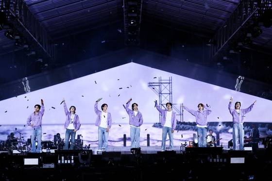 2022년 10월 15일 부산아시아드경기장에서 열린 'BTS 옛 투 컴 인 부산' 콘서트. 사진 빅히트뮤직