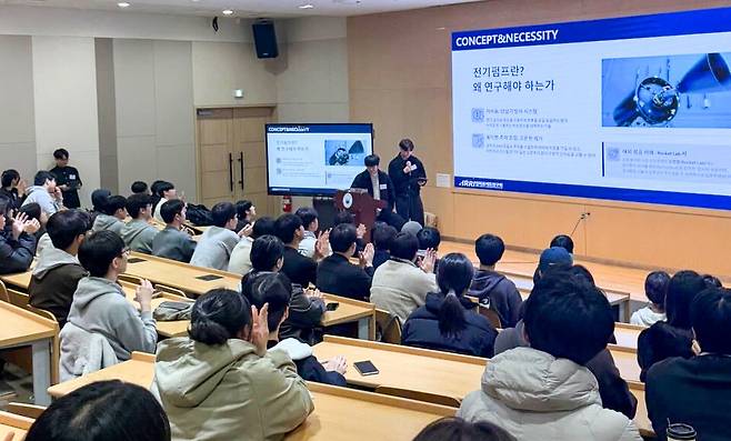 ▲ 인하대학교의 항공우주 학생 동아리 '인하로케트연구회(IRRI)' 활동 모습. /사진제공=인하대