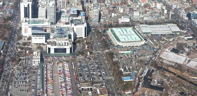 ▲ 인천 미추홀구 관교동 인천종합터미널과 옛 구월농산물도매시장 전경. /인천일보DB